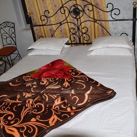Hotel Deep Valley Mount Abu Buitenkant foto