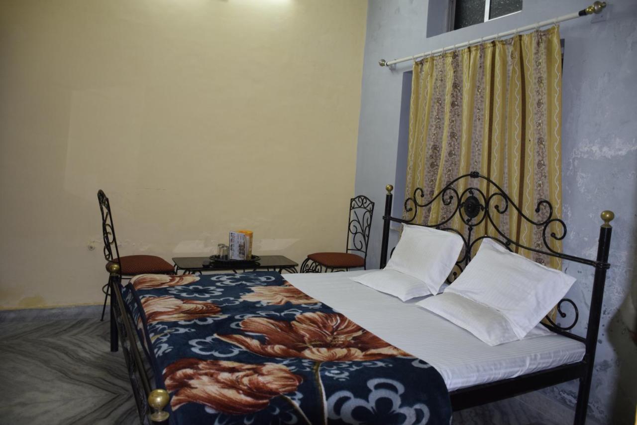 Hotel Deep Valley Mount Abu Buitenkant foto