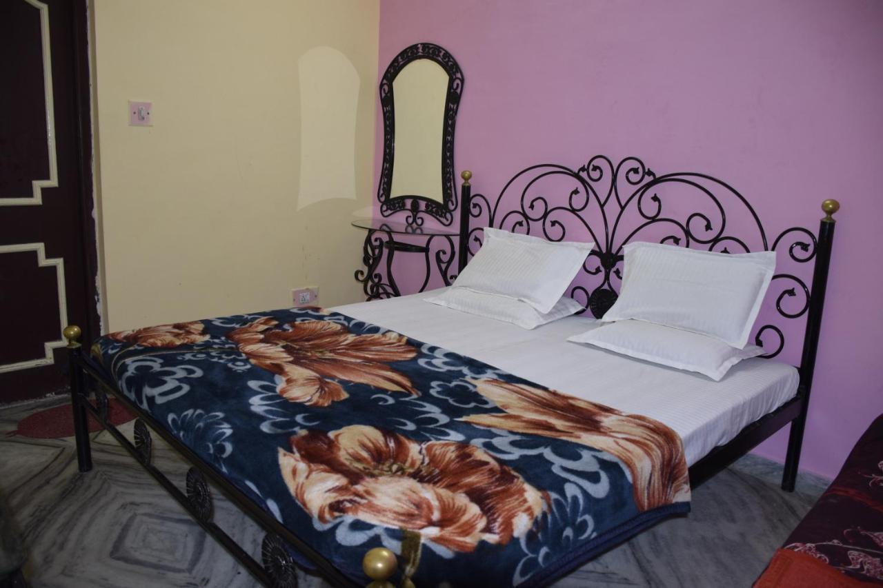Hotel Deep Valley Mount Abu Buitenkant foto
