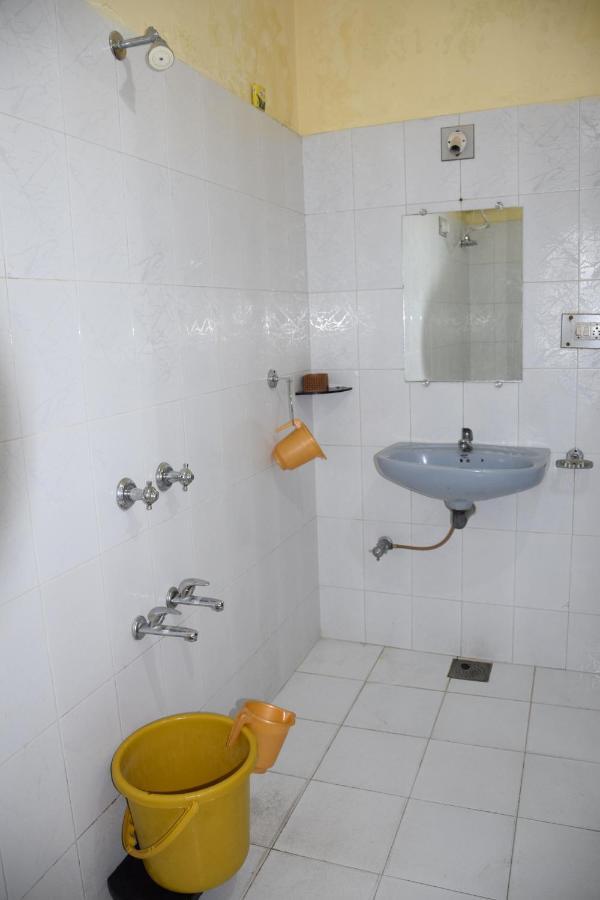 Hotel Deep Valley Mount Abu Buitenkant foto