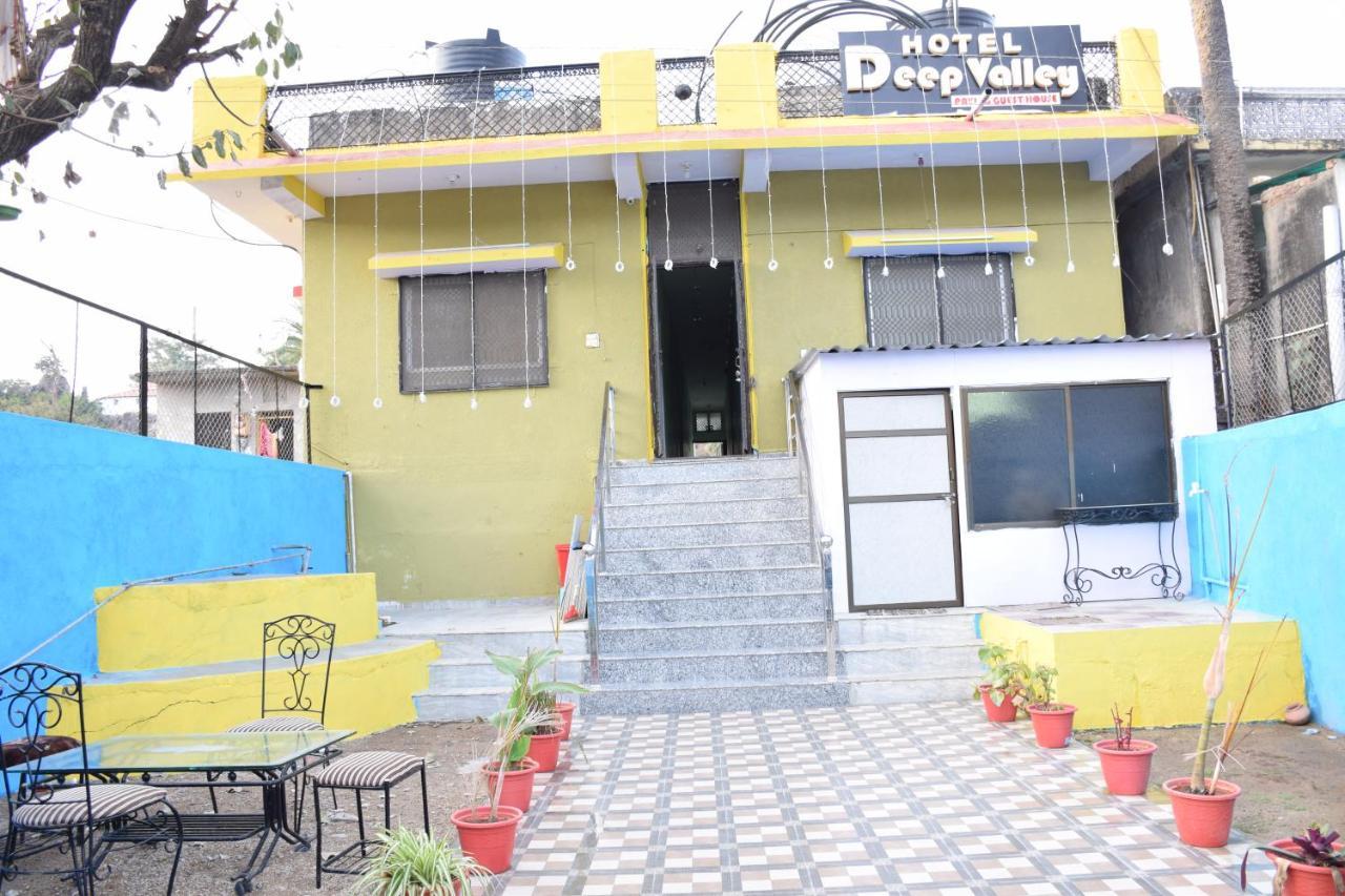 Hotel Deep Valley Mount Abu Buitenkant foto
