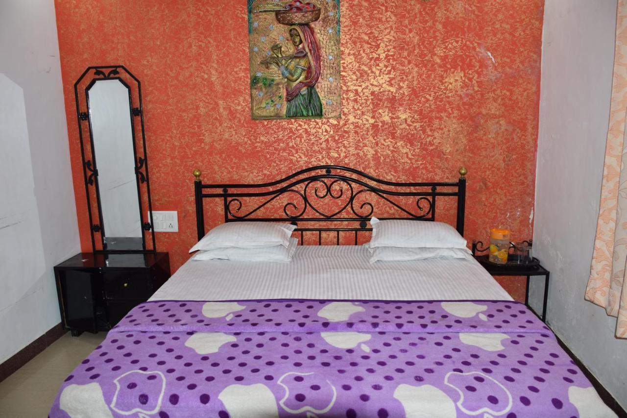 Hotel Deep Valley Mount Abu Buitenkant foto