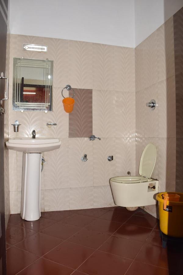 Hotel Deep Valley Mount Abu Buitenkant foto