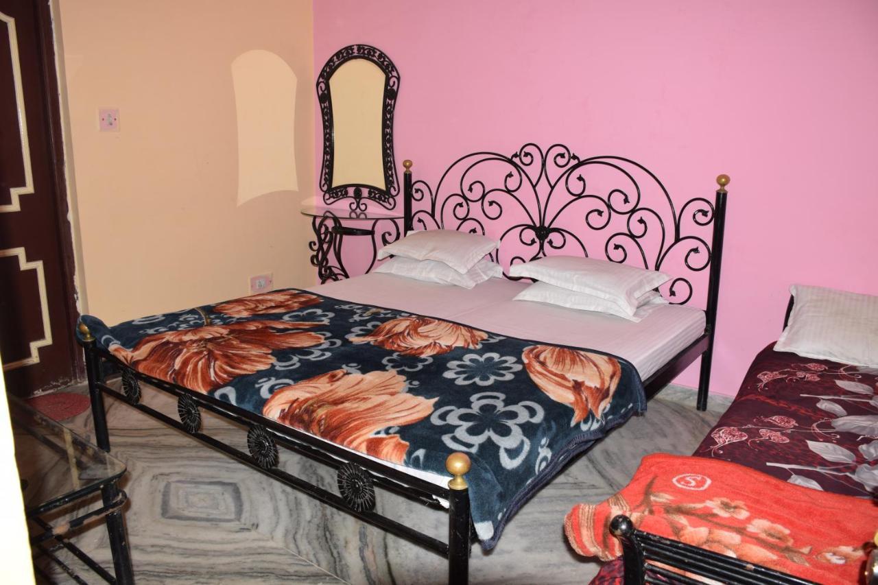 Hotel Deep Valley Mount Abu Buitenkant foto