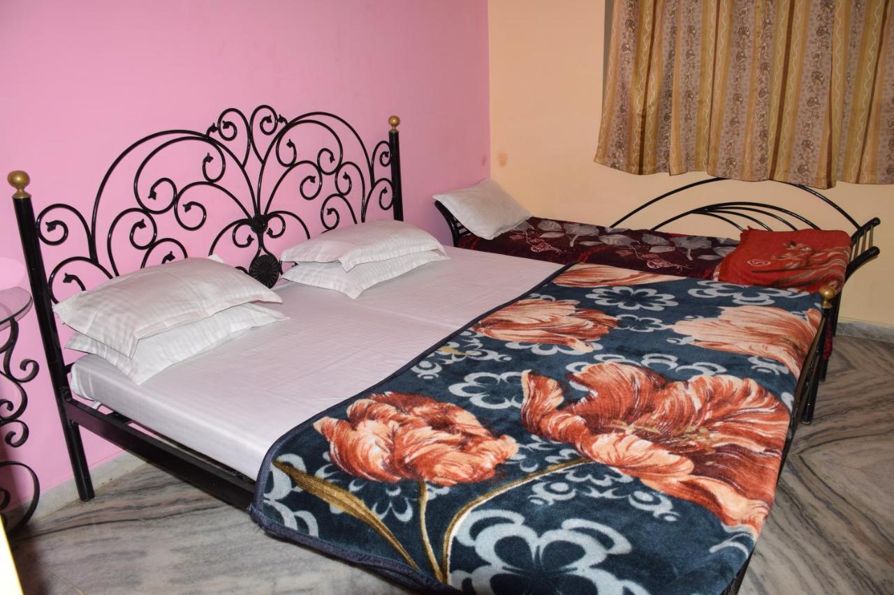 Hotel Deep Valley Mount Abu Buitenkant foto