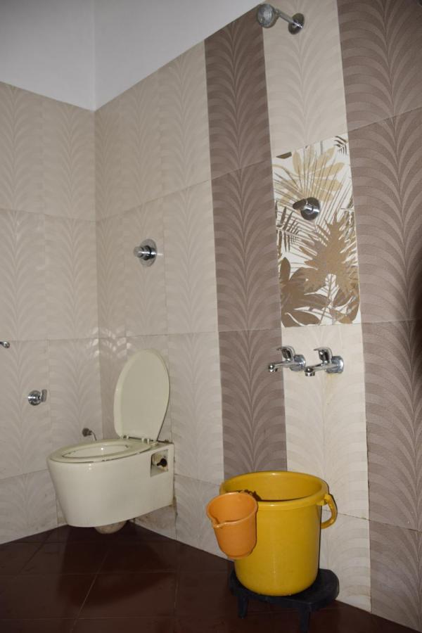 Hotel Deep Valley Mount Abu Buitenkant foto