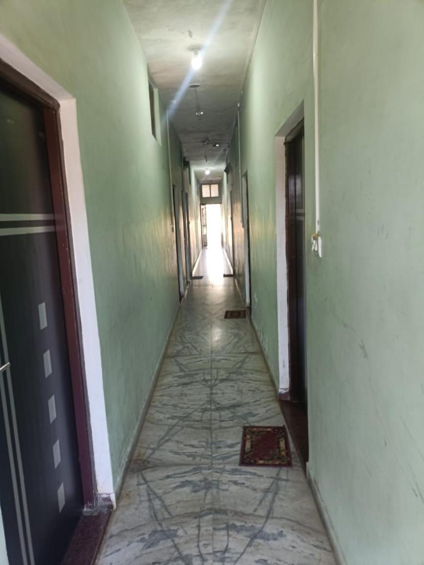 Hotel Deep Valley Mount Abu Buitenkant foto