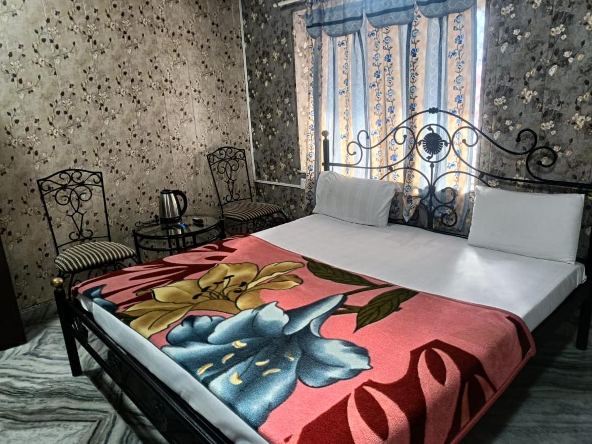 Hotel Deep Valley Mount Abu Buitenkant foto