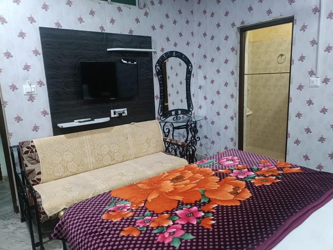 Hotel Deep Valley Mount Abu Buitenkant foto