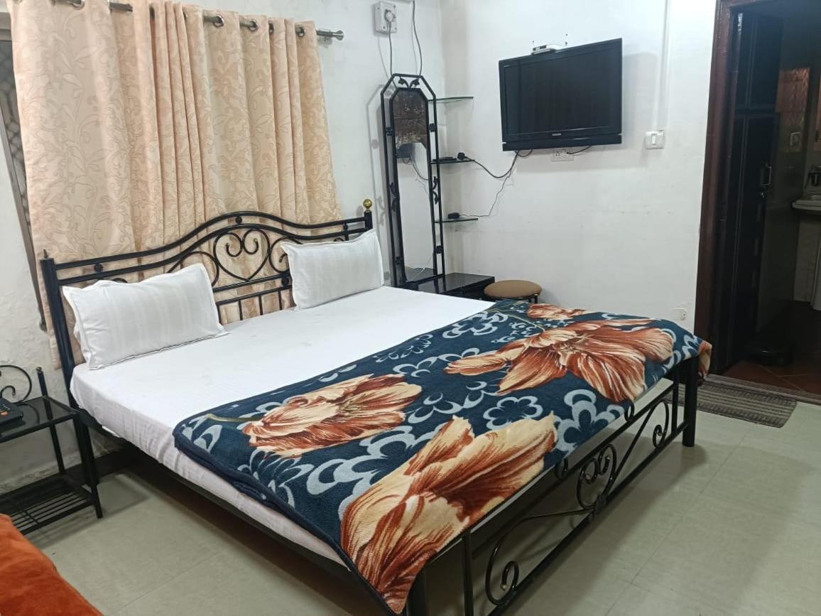 Hotel Deep Valley Mount Abu Buitenkant foto